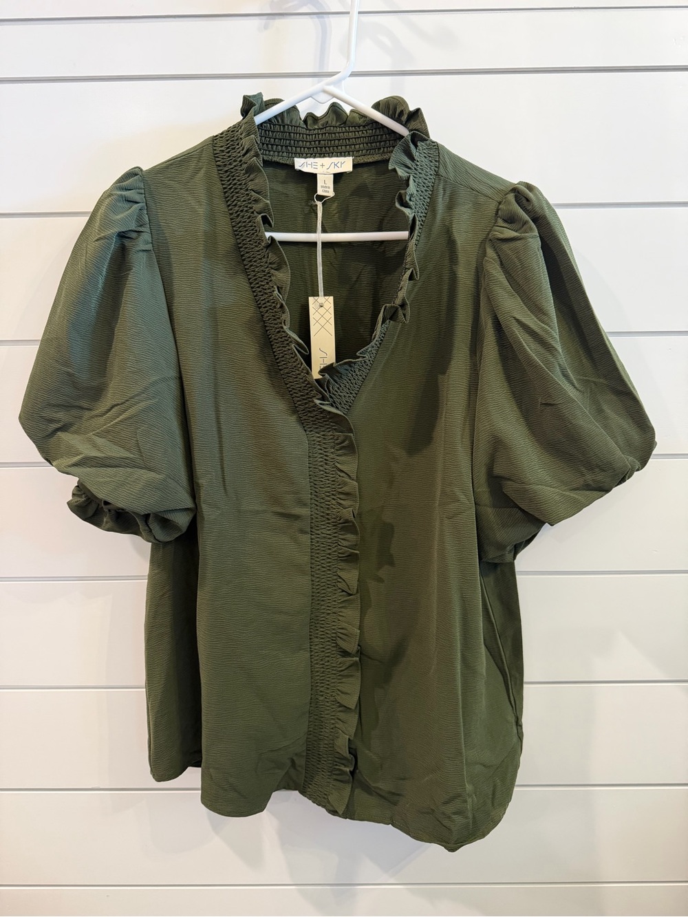 She + Sky Olive Ruffle V-Neck Puff Sleeve Top. Size Large